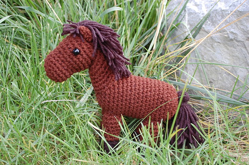 A cute little crochet horse! Neigh!