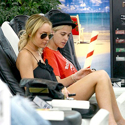 lindsay-lohan_samantha-ronson_spa-date by Two Lesbo Goin At It