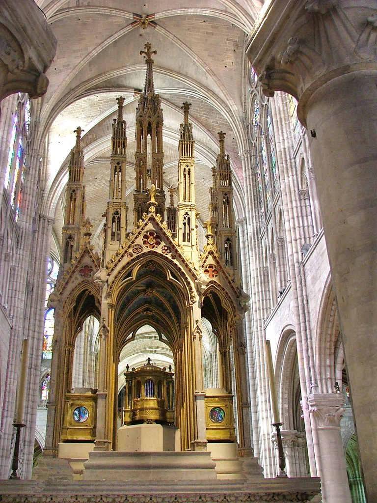 St-Denis-Basilika_Seitenalt