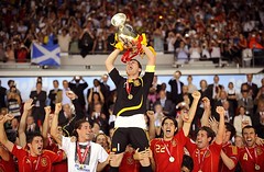 Casillas con la copa UEFA EURO2008