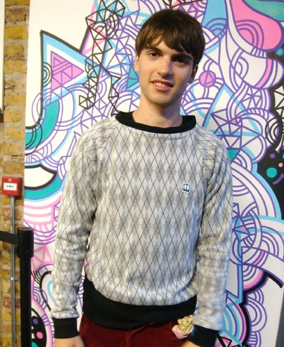 Sam from Late Of The Pier with QOS New diamond-shape patternd jumper!