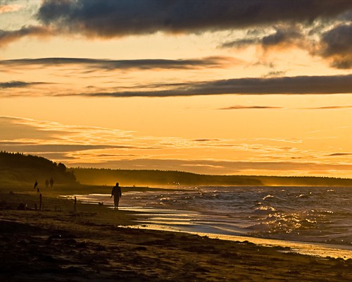 dalvay beach sunset silhouettes