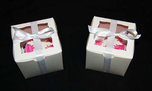 boxed pink snowflake jumbo cupcakes