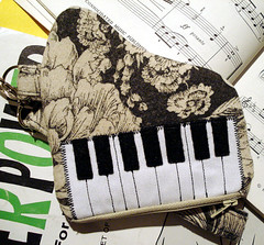 Baby Grand Piano Pouch- Gray Floral