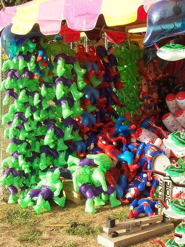 100_1783 Hulk Spider-Man and Superman balloons