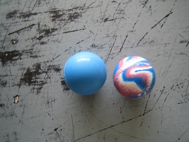 twee botsballen uit China