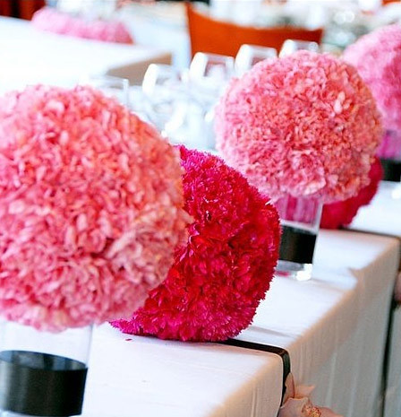 I always disliked carnations when they're used individually 