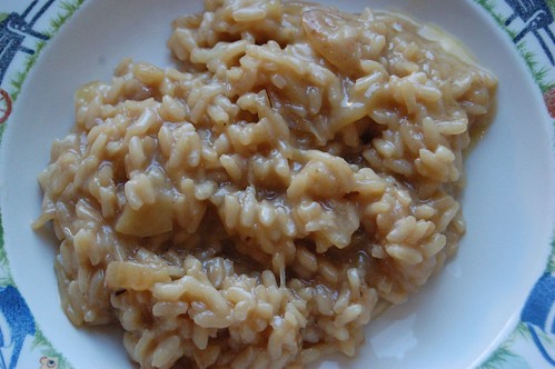 Caramelized apple, onion and cheese risotto