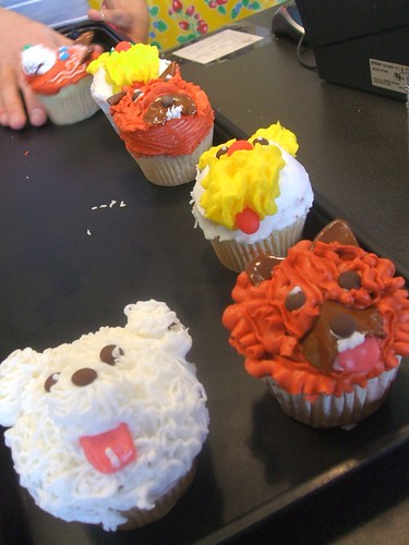 Critter cupcakes