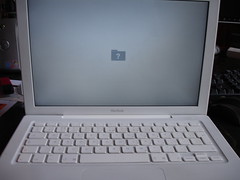 Dead Apple MacBook