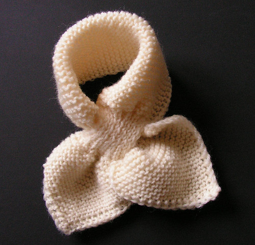 tricoter une echarpe feuille pour bebe