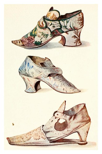 026-Zapato del reinado de George II y Zapatos del siglo XVIII-Royal and historic gloves and shoes – 1904- Redfern W. B
