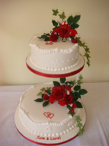 tiered ruby wedding flowers