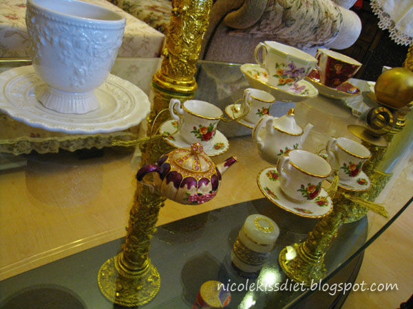 pretty teacups arrangement