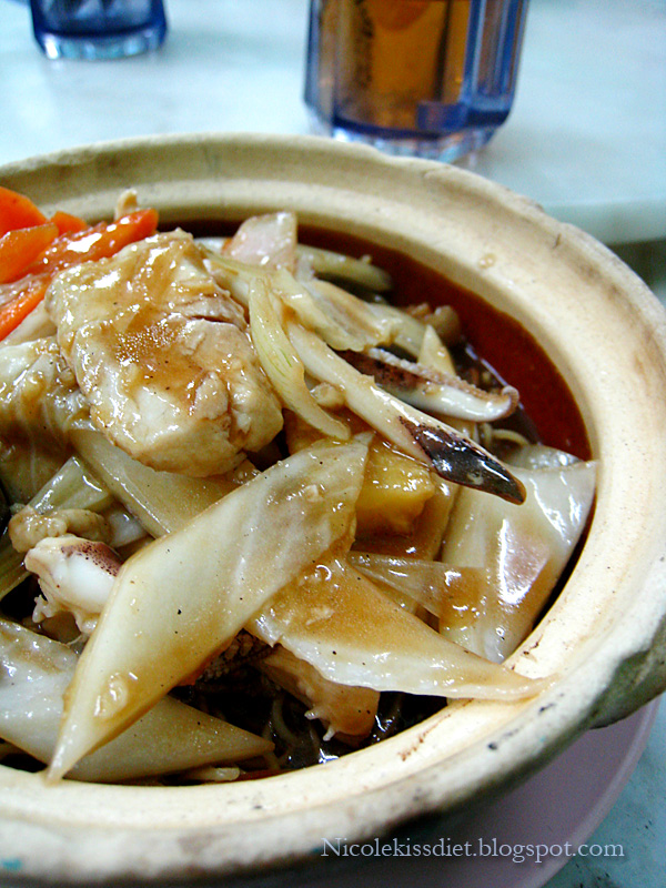 clay pot seafood noodle 2
