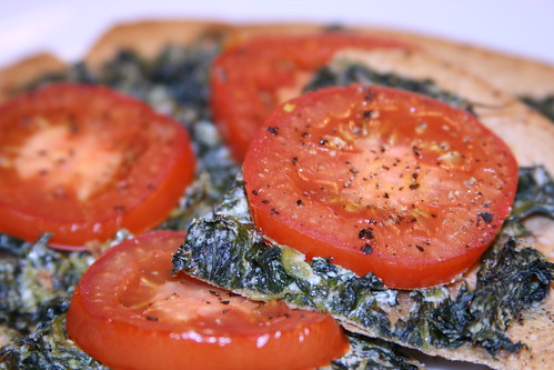 Fresh Tomato and Spinach Pizza