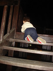 永安公園:溜滑梯的樓梯