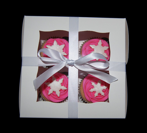 boxed pink snowflake cupcakes