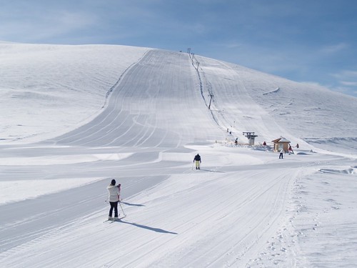 Kozhuf ski resort_Ski lift Markovo ezero ©  vesnamarkoska