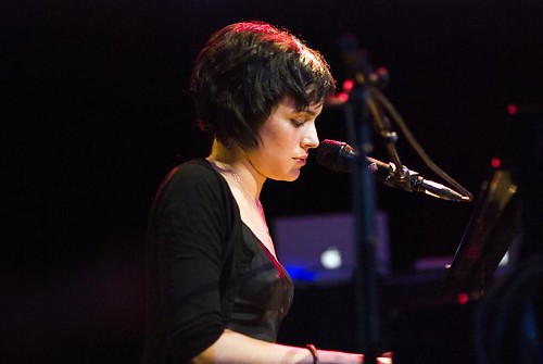 bob hairstyles side view. Side View of Norah Jones#39; shag
