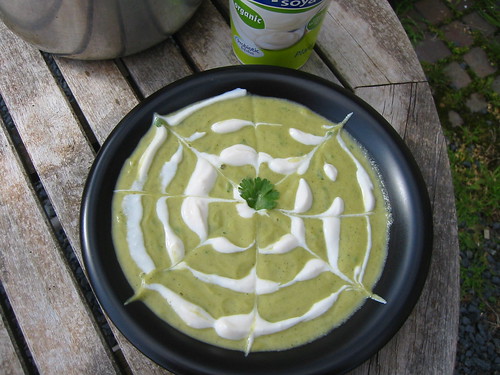 creamy courgette herb soup
