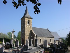 Henneveux - Village church