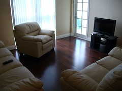 Living room - glare on TV