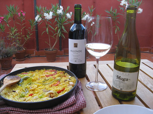 Paella, Muga and Allende 2004 on the terrace in Chueca (100_9594) by ricard67.