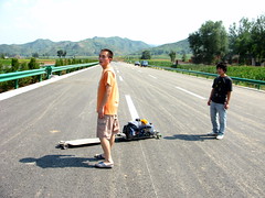 Chang Yong trying out the longboard rig near Shangzhou, Shaanxi Province, China