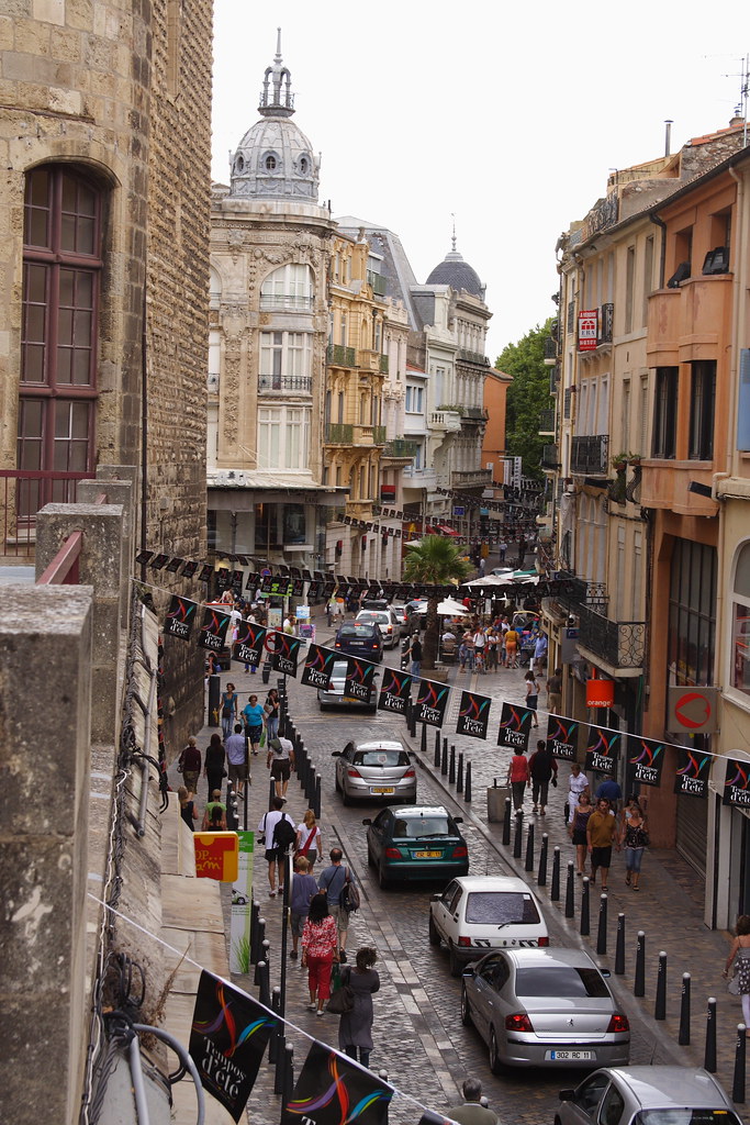 Narbonne Street Scene