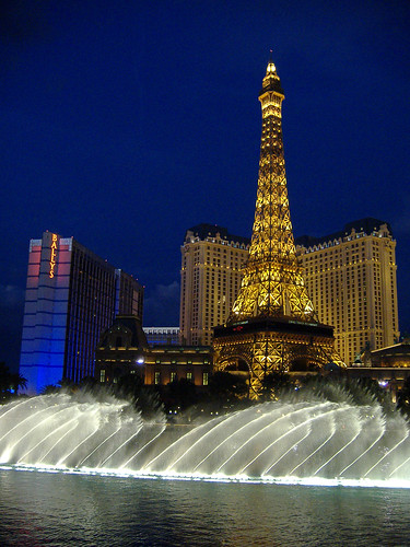 Viewing Paris while watching the Bellagio Water Show