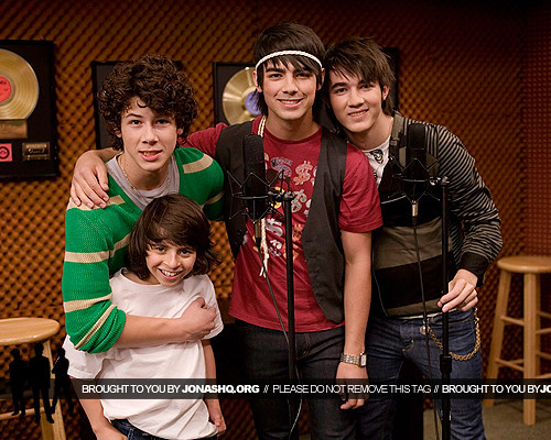 Jonas Brothers with Moises by Danielle's allergic to JB Poison Ivy (♥ ISKJ).