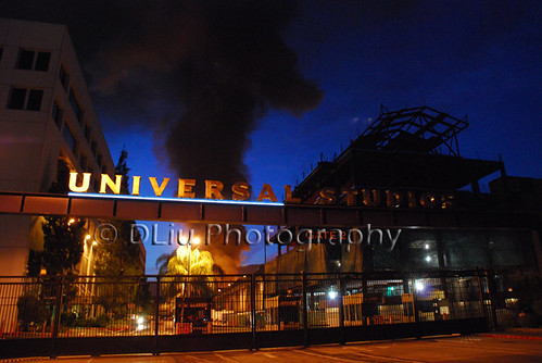 Universal Studios entrada en incendio