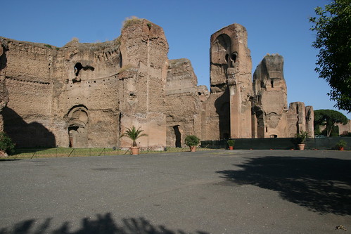 La entrada de las Termas de Caracalla por josealoly.