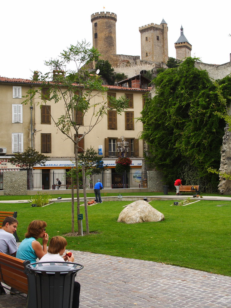 Foix Plaza