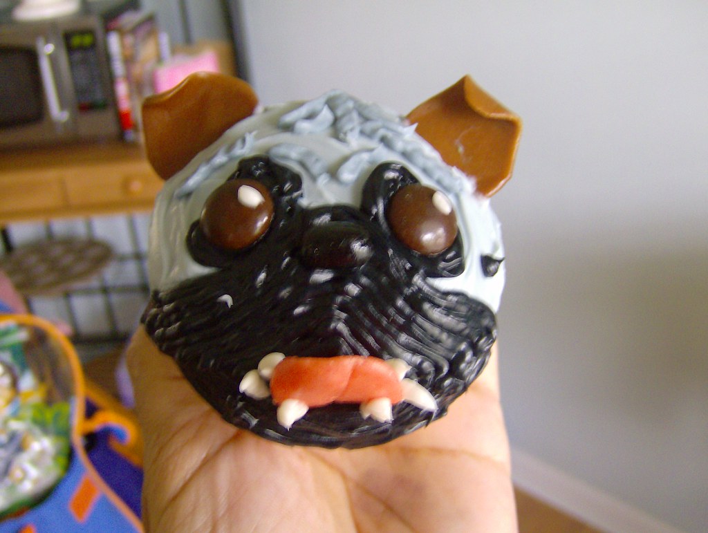 Pug cupcake