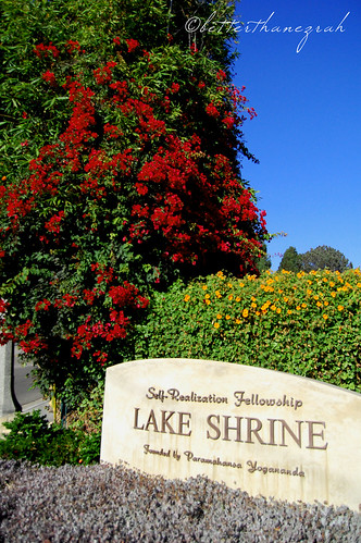 Lake Shrine Entrance