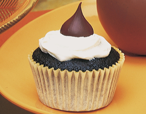 Hershey's Double Kisses Chocolate Cupcake