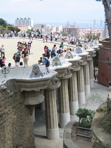 080521. plaza. parc guell.