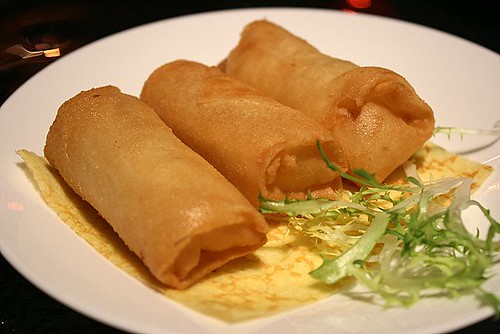 Spring rolls with crabmeat and egg white