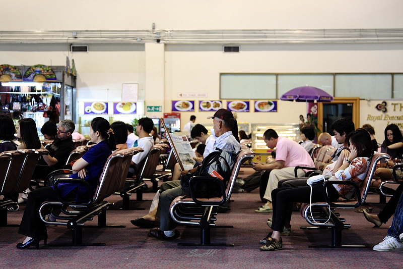 Chiang Rai - Airportgraphy Series - Waiting, reading & Talking