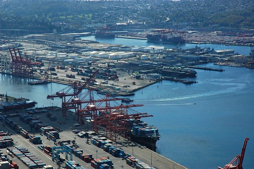 Port of Seattle, loading cranes, Puget Sound, with storage facilities, boats, Washington state, USA
