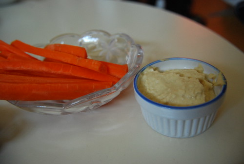 Carrots and hummous