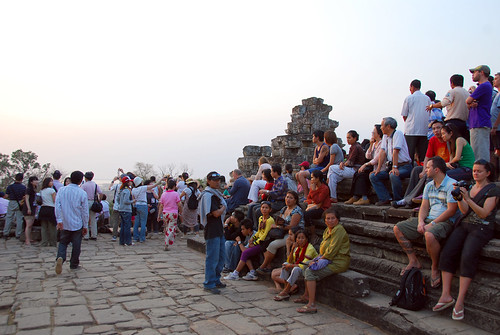 the crowd at phnom bakheng for sunset