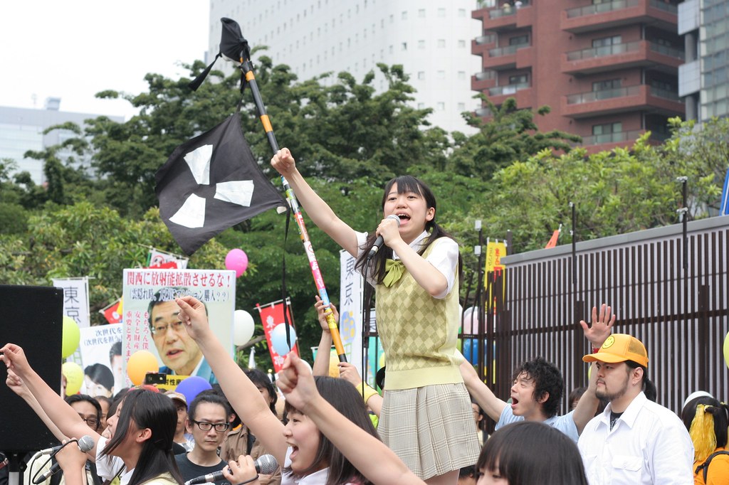 611 shinjuku STOP nuclear power plant demo! : 11 June 2011
