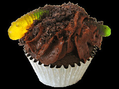 Worm-and-Dirt Cupcake, photo c/o Wish-Cake