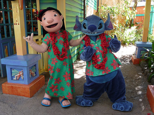 Meeting Lilo and Stitch in their Christmas outfits
