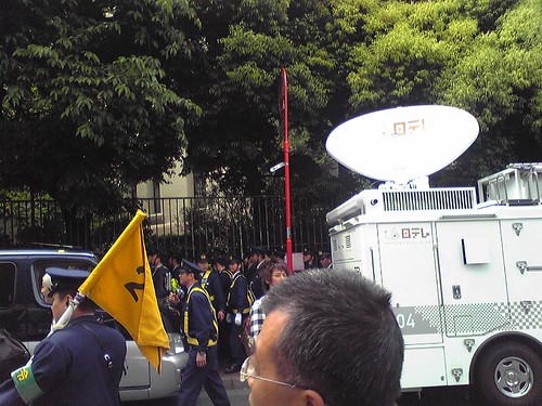 Police keeping things control during Hu Jintao's Waseda University visit 3
