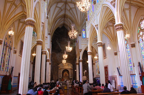 Inside las lajas cathedral