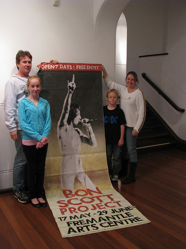 hamilton hill clan with banner